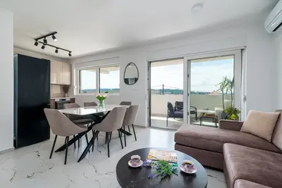 Image de Appartement de deux chambres avec la terrasse Trogir (A-24927-a)