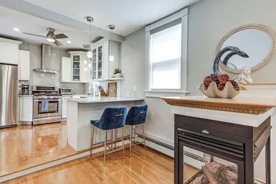 50 Yards to Short Beach: Ocean-View Apt w/ Deck!