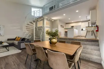 Image de This house is a 3 bedroom(s), 2. 5 bathrooms, located in Calgary, Ab.