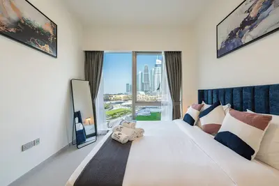 Luxury Stay With Burj Views