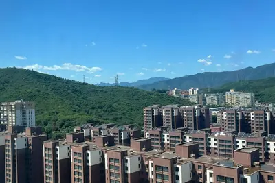 Image de 2-bedroom apartment with mountain view 8 minutes to the metro, most livable area