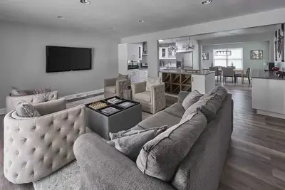Image de Game Room - Private Beach Access - Sleeps 8