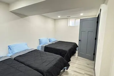 Image de Shared Room near Downtown Denver & Lake (Room 4)