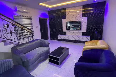 Image de Tastefully furnished 2 bedroom terrace