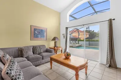 Image de EV_215 - 4 Bed 3 Bath Villa with Screened-In Private Pool with Spa, Games Room