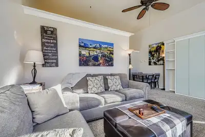 Image de Penthouse w/ Vaulted Ceilings/Slope Views/Ski in Ski out/Hot Tub Access