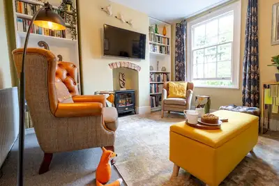 Image de Pass the Keys | Charming 2 Bed Townhouse Short Walk To The River