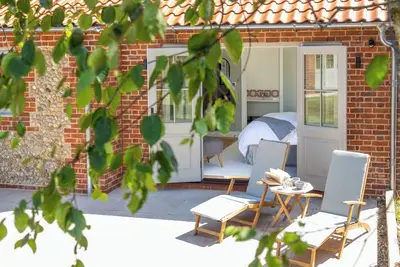 Image de Gorgeous modern home, all on one level, close to shops, pubs and coastal path.