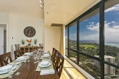 Image de Penthouse Ocean Views 2bed 2bath 1 pking 5 min Walk to Beach Spacious 1000 sqft