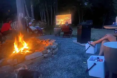 Image de Charming tiny house in the mountains on a goat farm in Murphy, Nc