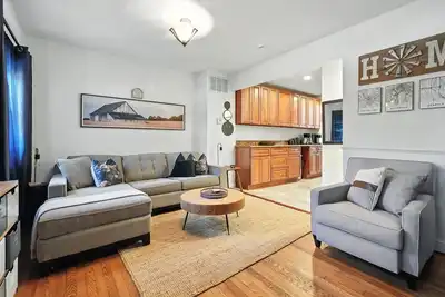 Image de Charming 2-bedroom house in brilliant Near 5 minute Dc with Shared backyard