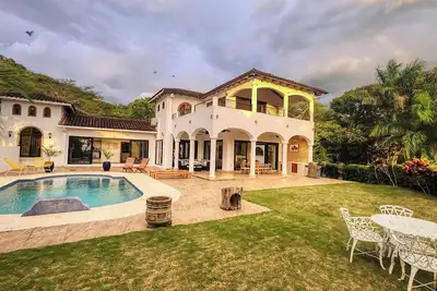 Image de Spanish Style Casa Buganvilia At Lomas de Palermo