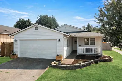 Image de 15 Min to Downtown Tacoma - Centrally Located