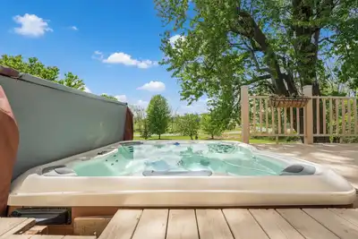 Image de 4br Modern Home, Hot Tub, Fire Table & Family Room