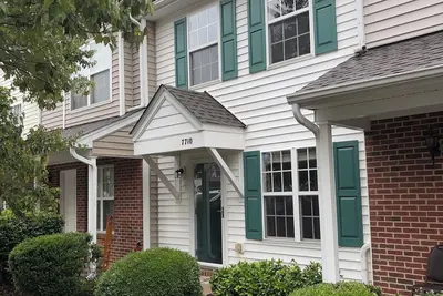 Convenient Charming Townhouse