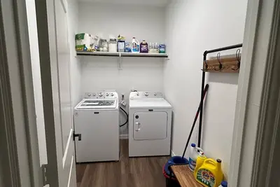 Image de Perfect 4-bedroom building with Ac in Melissa