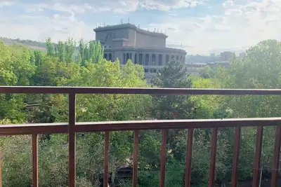 Image de A 2 story penthouse in the heart of Yerevan. Across the Opera House