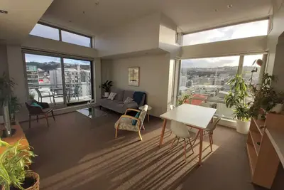 Image de Sunny modern penthouse apartment in the city center with parking space