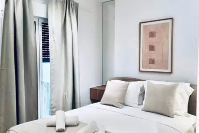 Elegant Acropolis Hideaway |Chic Koukaki Living