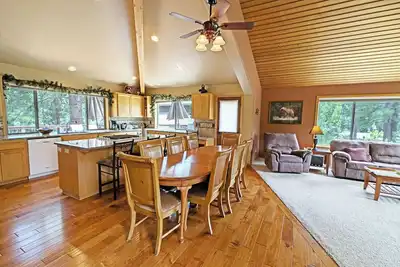 Image de Foursome 2 - Family Retreat, Sharc, Hot Tub, Near Waterfall Trail/Road