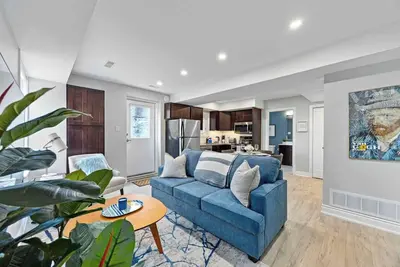 Image de Stylish Modern Family Suite with Patio