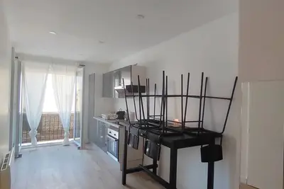 Image de Moderne et chaleureux duplex en centre-ville. Proche de l'A9 et du tramway!