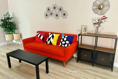 Image de Kids Friendly Private 3 Bedroom Suite Large Pool Near Tramway and Balloon Park