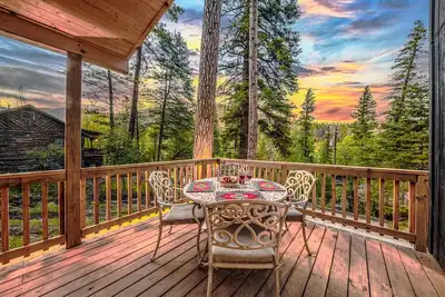 Image de Rowdy Bear Retreat | Mountain Views, Fireplace, Hot Tub, Perfect for Families