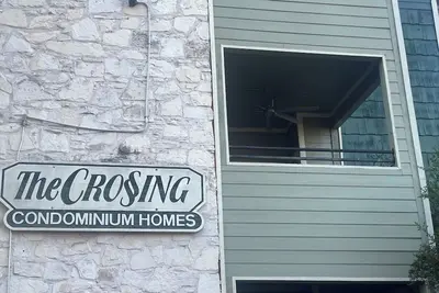 Image de 2/2 Condo in Historic District Walking Distance to Everything! !