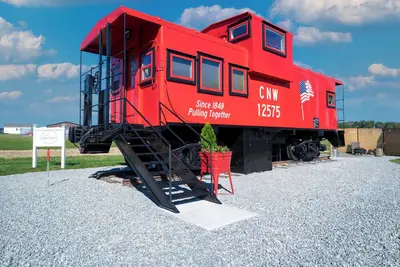 Image de Unique Train Caboose with loft and firepit-Sleeps 4-Fredericktown, Mo