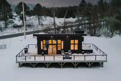 Image de Finger Lakes Luxury Couples Retreat with Sauna, Hot tub and Cold Plunge