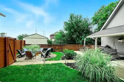Image de HotTub~Gym~Fire Pit~5 Min to Mass Ave~Spacious for Groups~Indianapolis