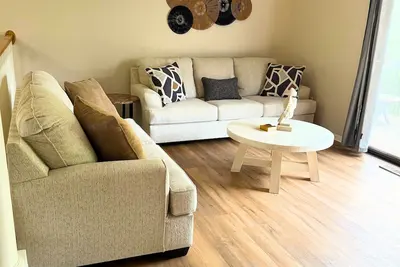 Image de Home away from home 2-bdrm condo easy highway access