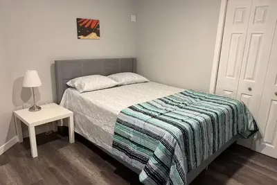 Image de Cozy 2-Bedroom Retreat in North Edmonton