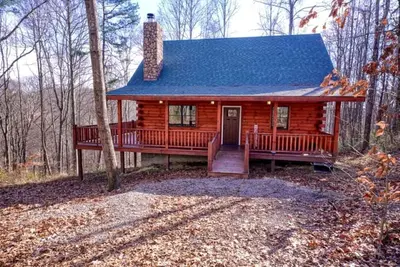 Image de Family-Friendly Getaways to this Rustic Log Cabin in Logan, Ohio