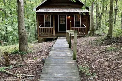 Image de Rustic Cabin on 28-Acre Property in the Foothills of the Blue Ridge Mountains