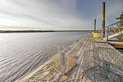 Image de Romantic Cottage with a Beautiful Dock for Peace and Quiet Near Historic St. Catherine's and Ossabaw Island Beaches, Georgia (A Boat Ride Away! )
