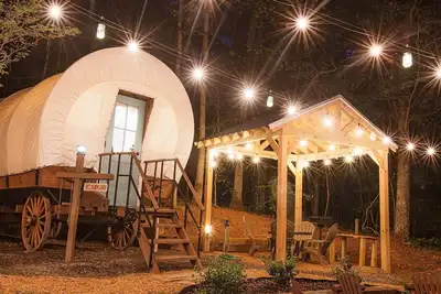 Image de Delightful Wagon with Incredible Hiking Trails and Activities in Tennessee