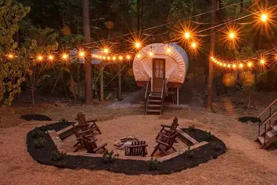 Image de Wonderful Wagon Rental with Fire Pit Surrounded by Nature in Tennessee