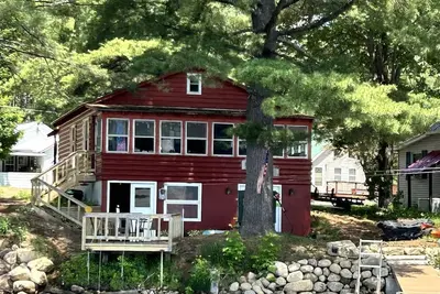Image de Cozy Lakefront Cabin Perfect for a Family Getaway in Wells, Ny