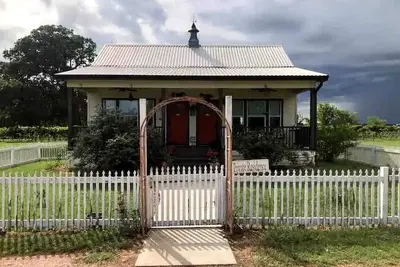Image de Idyllic Cottage on a Working Farm Perfect for Weekend Getaways in Texas