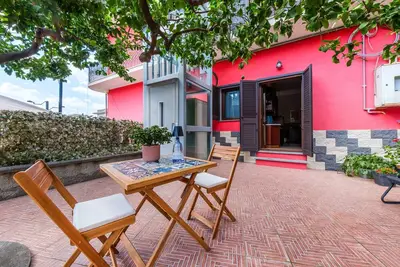 Image de Appartement 'La Casa Dei Limoni' avec Vue sur la Montagne et Terrasse Privée