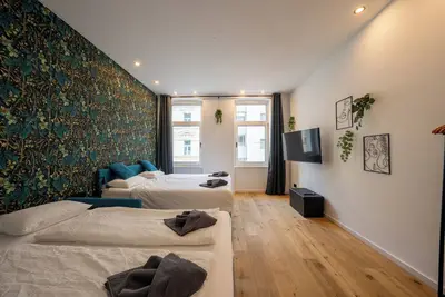 Image de White Orchid 2 Min to Metro U1 + Free Parking