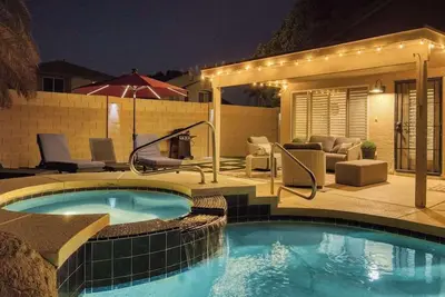 Image de Heated Pool Dog Friendly Spa Putting Green Family