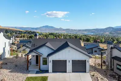 Image de Adventure Year-Round, Steps from Powder Mountain 4 bedroom home with Hot Tub