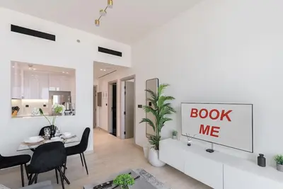 Image de StayShort - Jvc Apartment sleeps 4 in a Great Location!