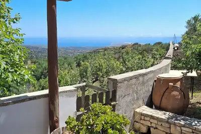 Image de Beautiful cottage with stunning sea views, on the outskirts of peaceful Chamezi.