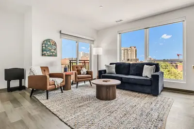 Image de Bright & Airy 2br | Cleveland Clinic