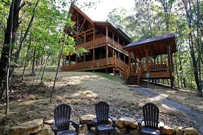 Image de Secluded Luxury Cabin Rental for Eight Guests near Ash Cave, Ohio