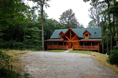 Image de Delightful Vacation Cabin Perfect for a Large Group near Ash Cave, Ohio